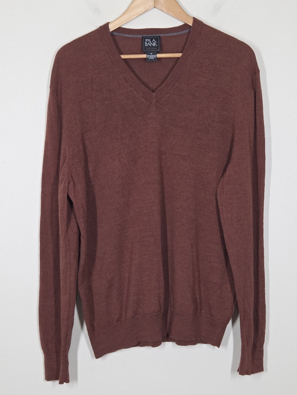 Jos A Bank Traveler Rust Merino Wool V-Neck Sweater Career Preppy Church Work XL